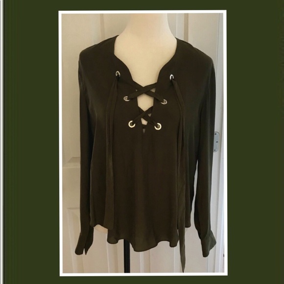 🐾 Zara front tie top NWT medium - Picture 1 of 7